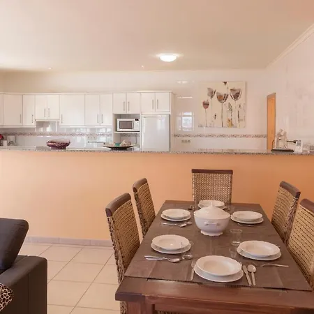 Chris, Area Of - By Villamar Calpe